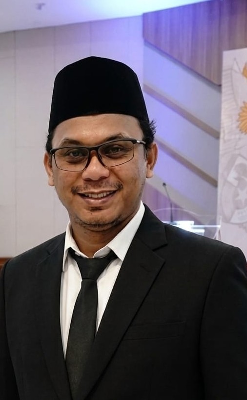 Dr. Rakhmat, S.Sos., M.I.Kom.