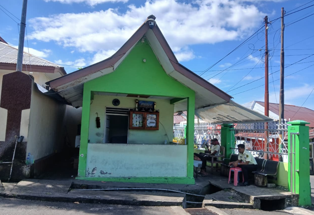 Pos Satpam (Pintu Keluar)