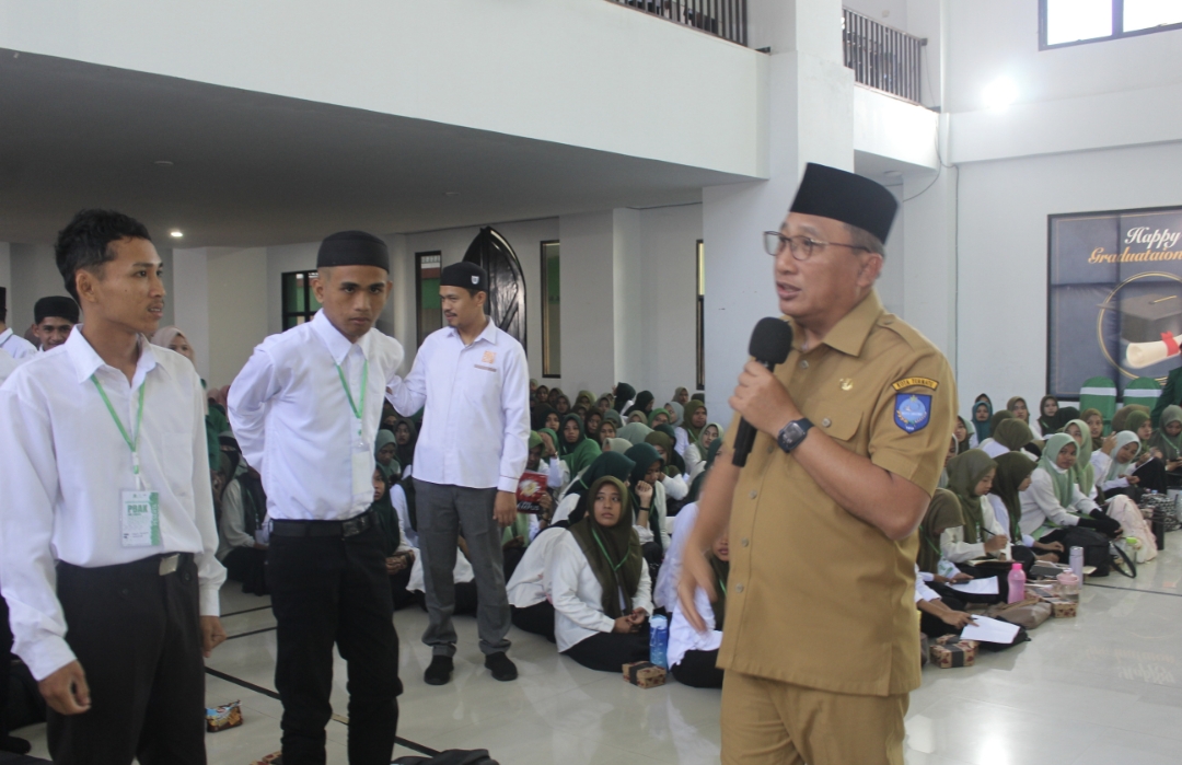 Turun dari Podium, Wali Kota Ternate Ajak Mahasiswa Baru IAIN Ternate Rawat Warisan Ternate sebagai Kota Ilmu
