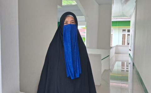 64 Tahun, Salma Haji Halek Tuntaskan Wasiat Orang Tua, Raih Gelar Sarjana Agama