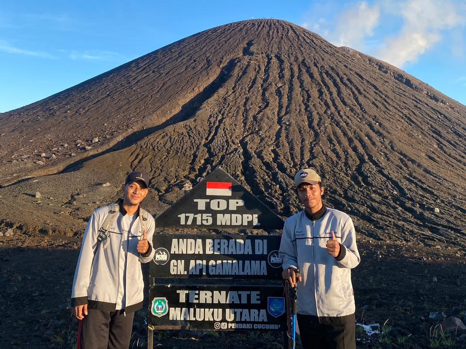 Puncak 1715 Mdpl dan Pelajaran yang Tidak Ada di Silabus Mana Pun